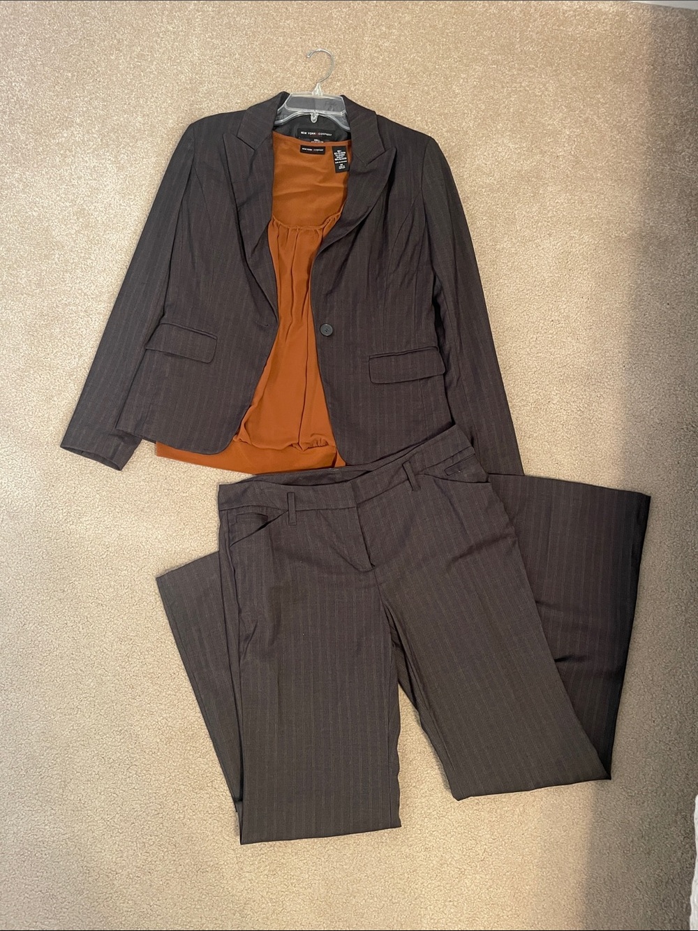 New York & Company Women's Gray/Brown Pinstripe Suit/Blouse Size 8 (Like New)